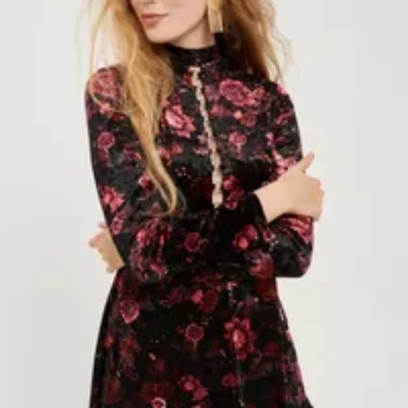 TOP shop Ring Lace Up Floral Velvet Skater Dress - Picture 4 of 10